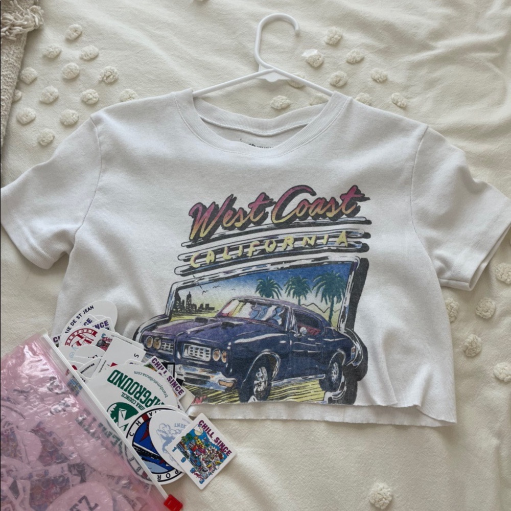 brandy melville west coast cropped tee